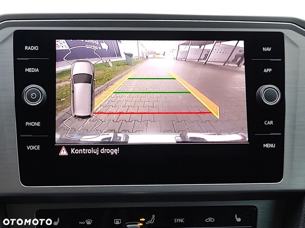 Volkswagen Passat Variant 2.0 TDI EVO Business DSG - 32