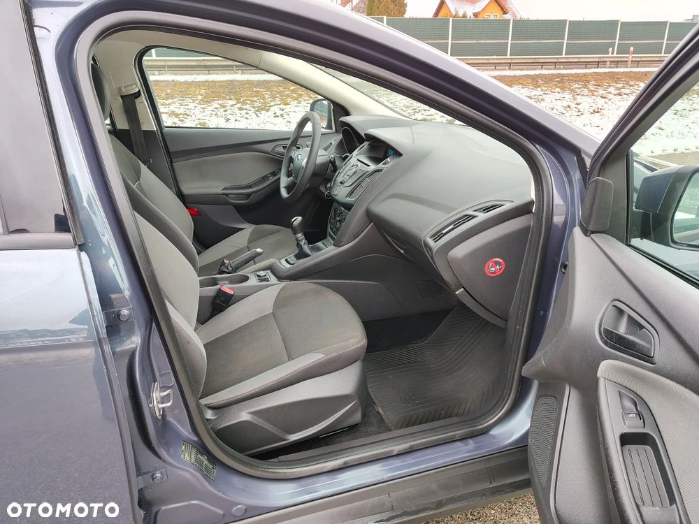 Ford Focus 1.6 Ambiente - 8