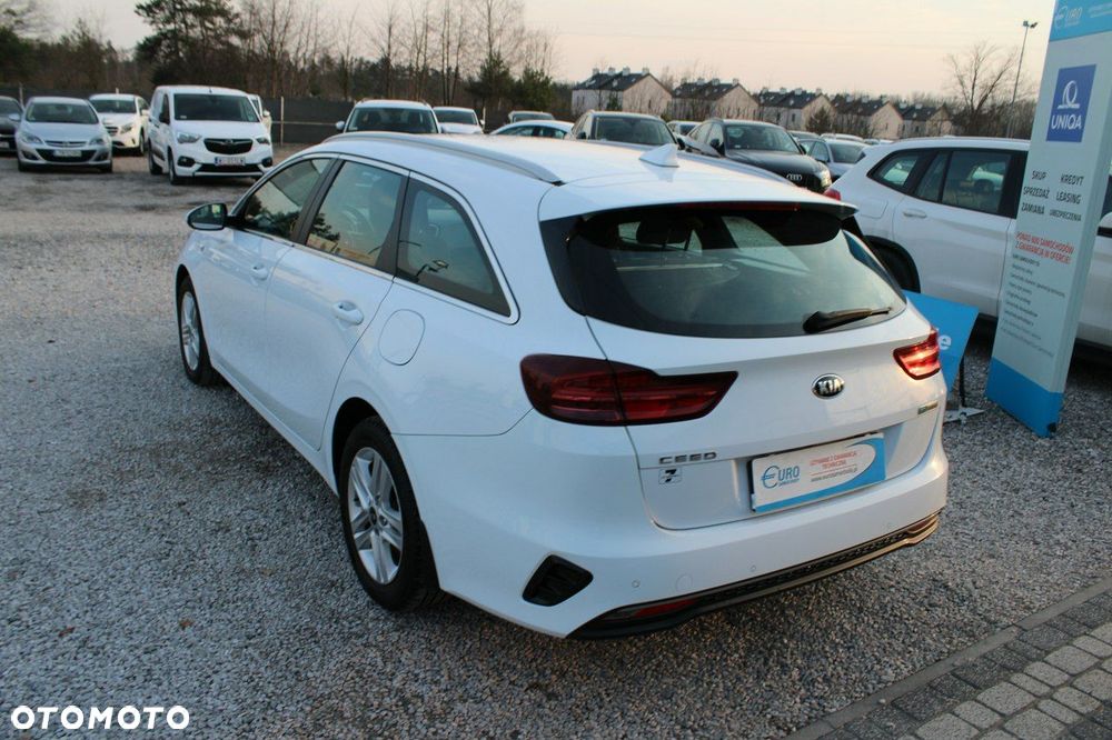 Kia Ceed - 8