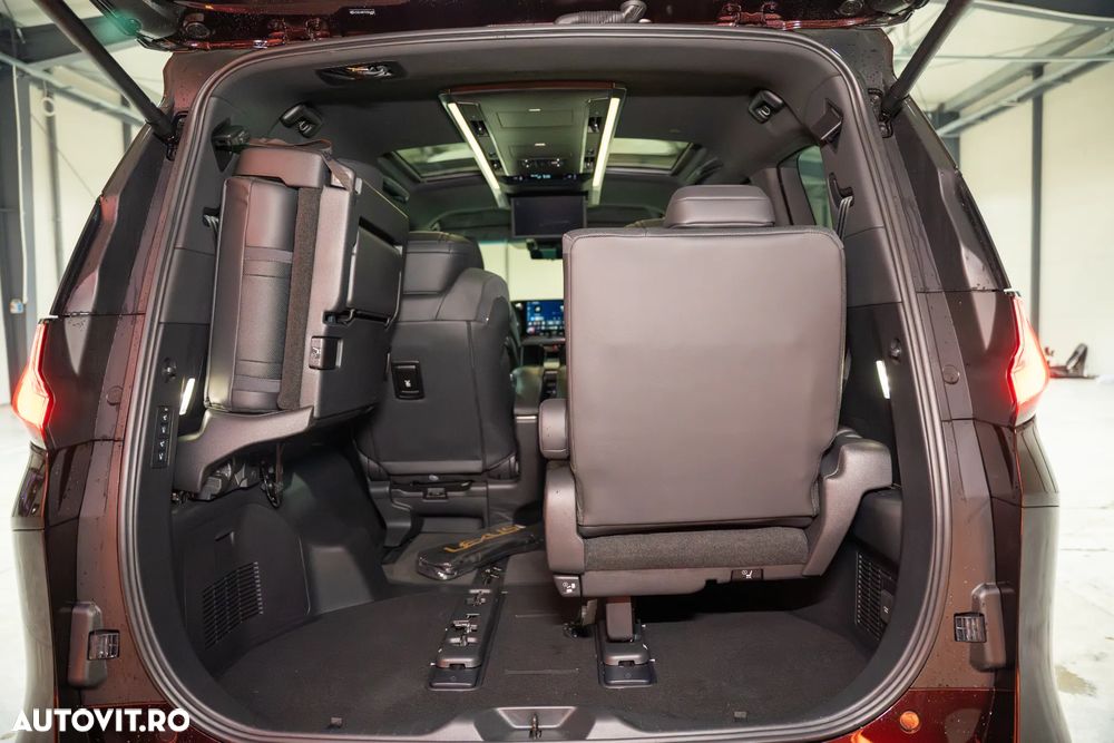 Lexus LM 350h Luxury - 23