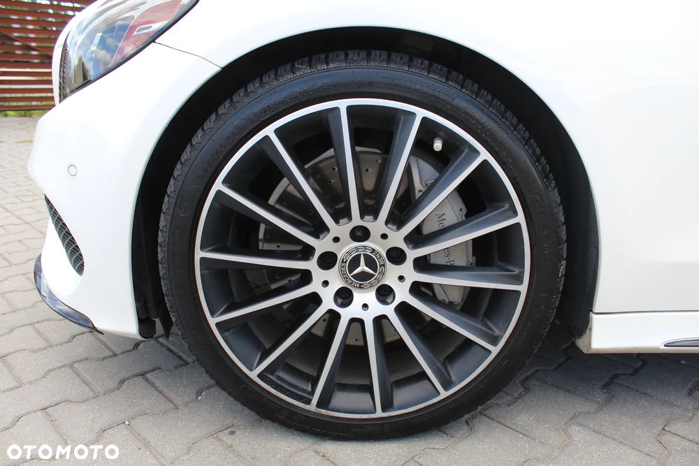 Mercedes-Benz Klasa C 300 7G-TRONIC AMG Line - 34