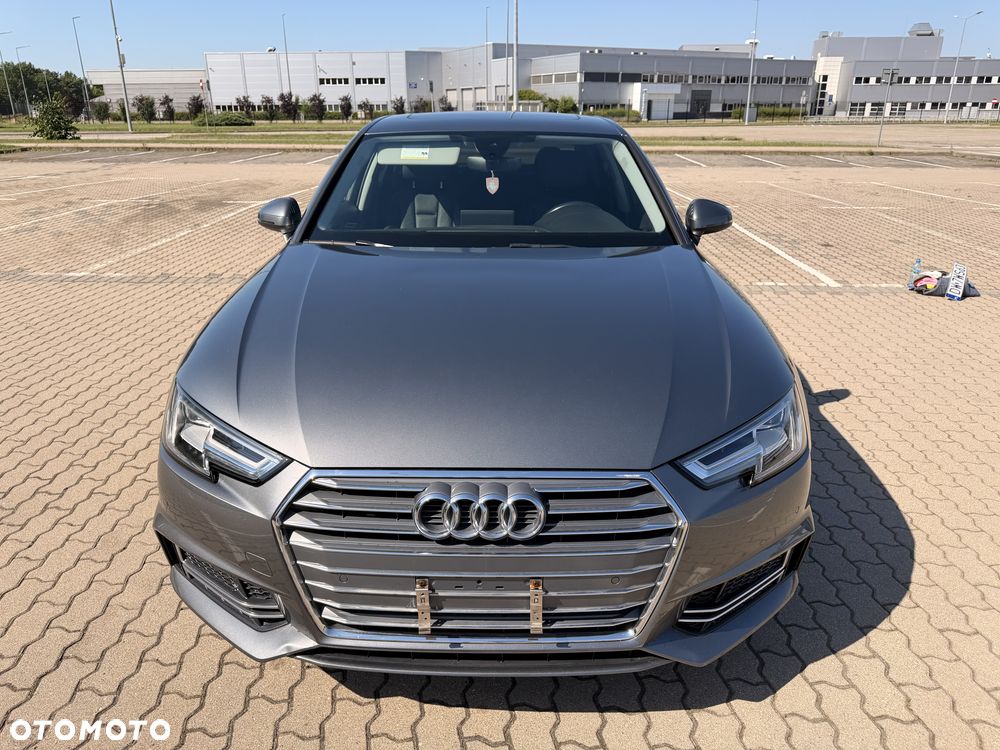 Audi A4 Limousine 40 TFSI S tronic S line - 5