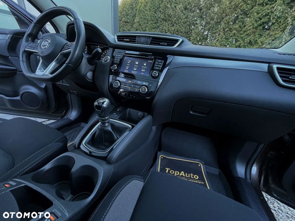 Nissan Qashqai 1.2 DIG-T N-Connecta EU6 - 17