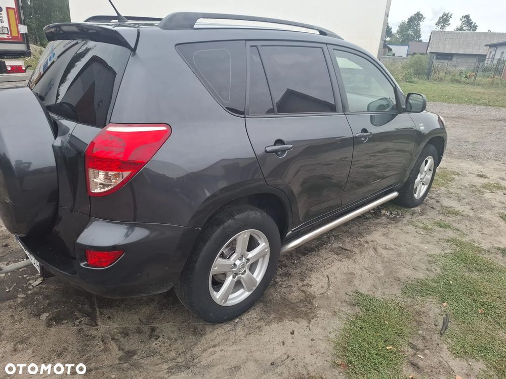 Toyota RAV4 - 3
