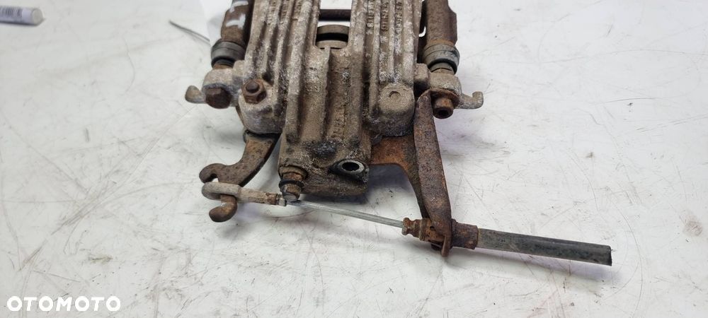 ZACISK HAMULCOWY TYŁ LEWY CHEVROLET CORVETTE C4 LIFT - 2