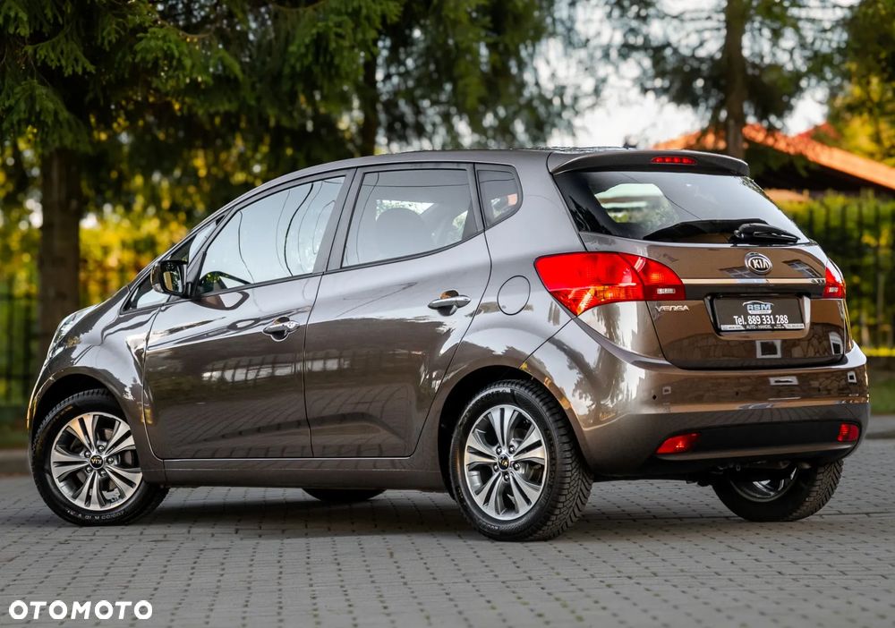 Kia Venga 1.6 CVVT Black Collection - 8