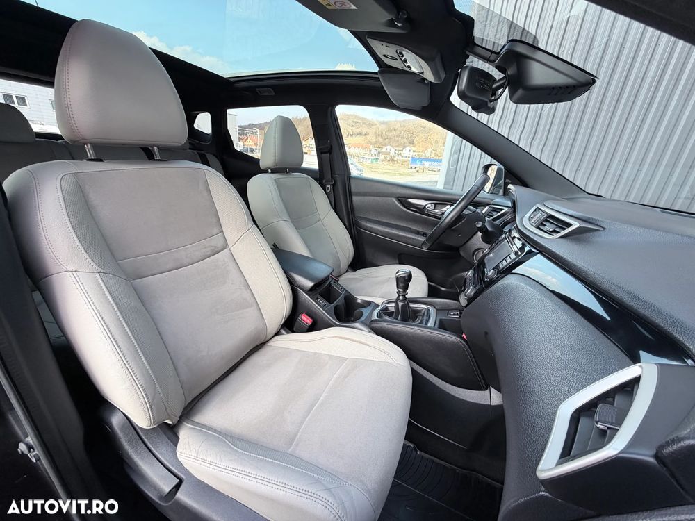 Nissan Qashqai 1.6 DCI 4 x 4 DPF Start/Stop tekna - 15