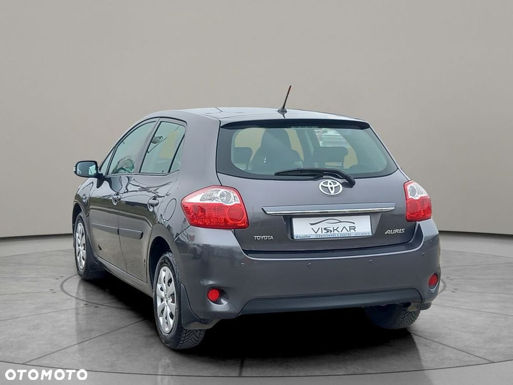 Toyota Auris 1.33 VVT-i Active - 4