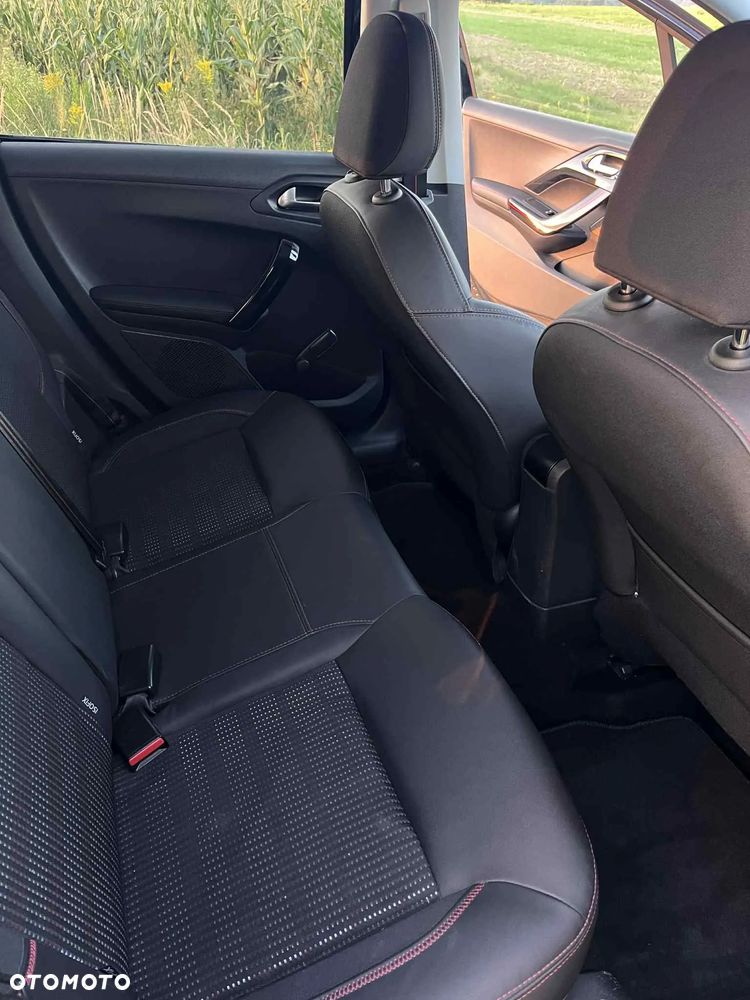Peugeot 208 1.2 PureTech Allure S&S - 8