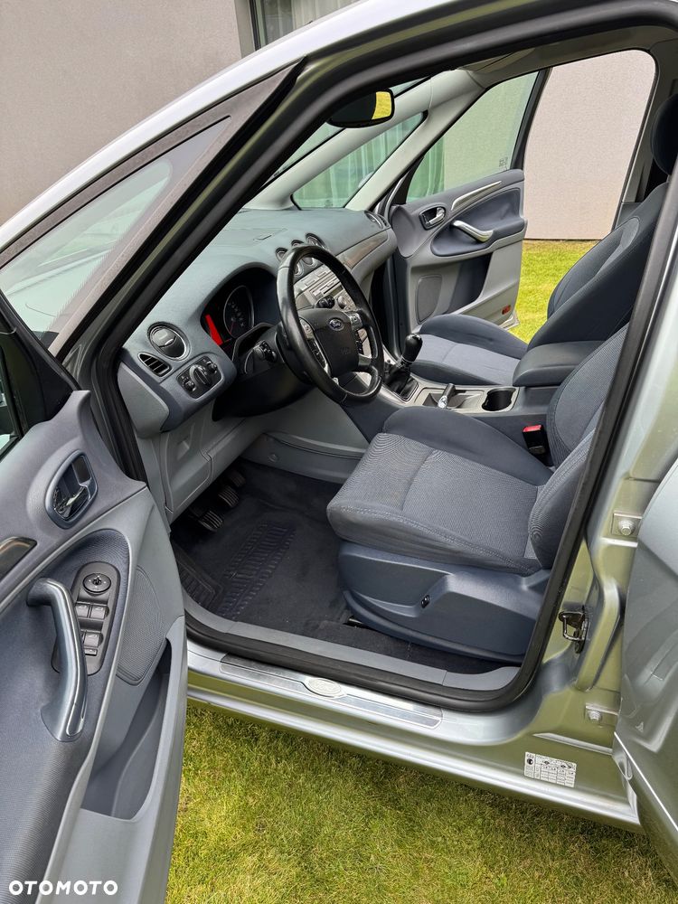 Ford S-Max - 15