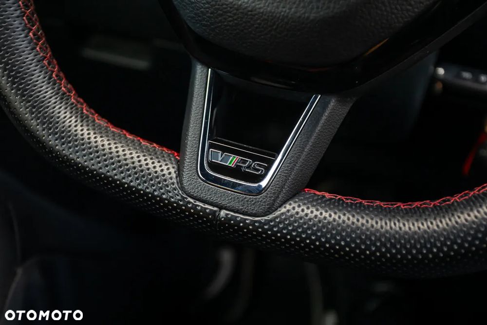 Skoda Octavia 2.0 TDI DSG RS - 31