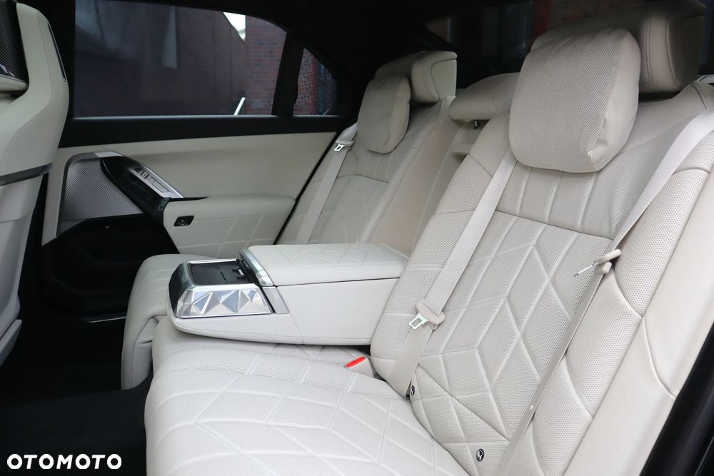 BMW Seria 7 740d xDrive mHEV M Sport sport - 13