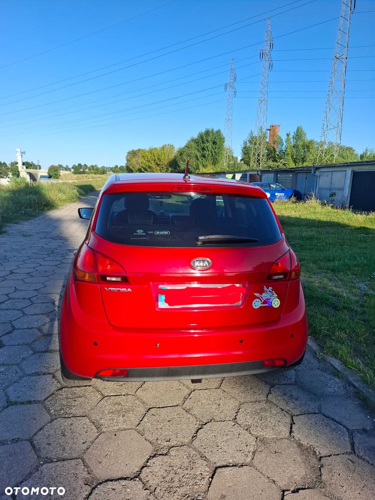Kia Venga 1.6 L - 10