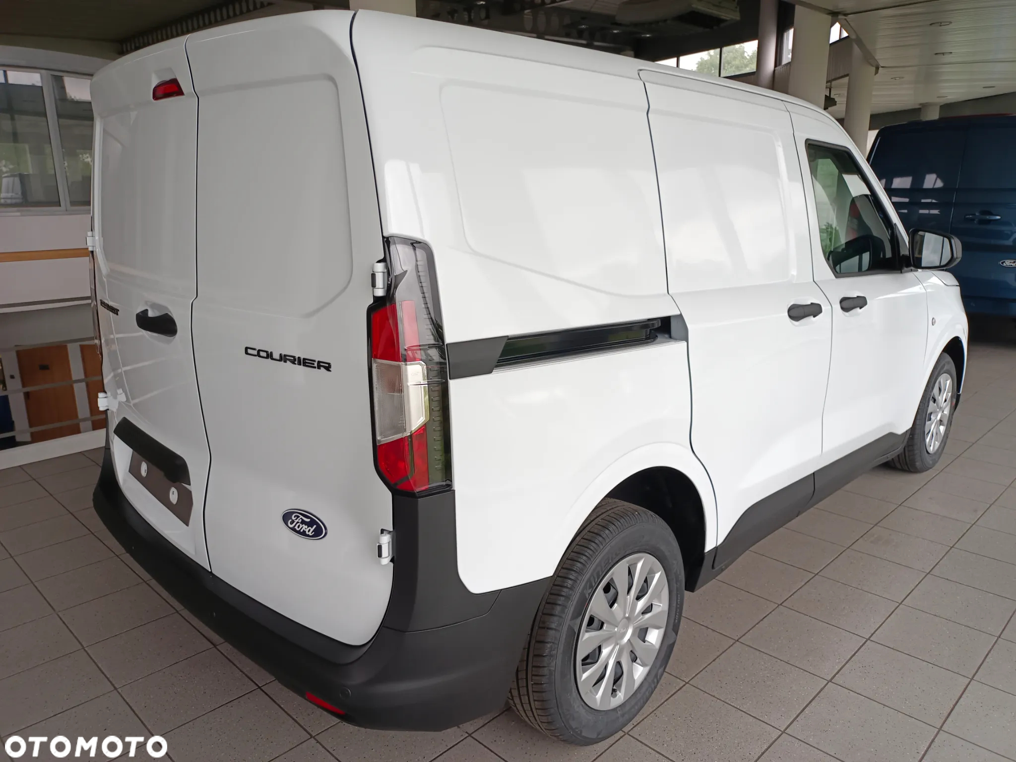 Ford Transit Courier - 6