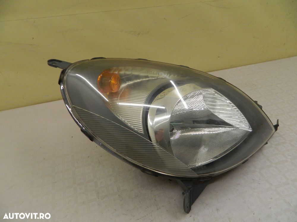 Far dreapta Toyot Yaris Verso, 1999, 2000, 2001, 2002, 2003, 2004, 2005. - 4