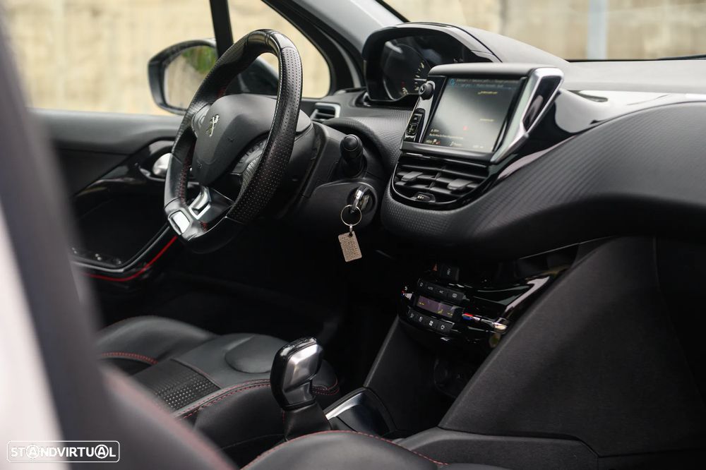 Peugeot 208 1.2 PureTech GT Line - 37