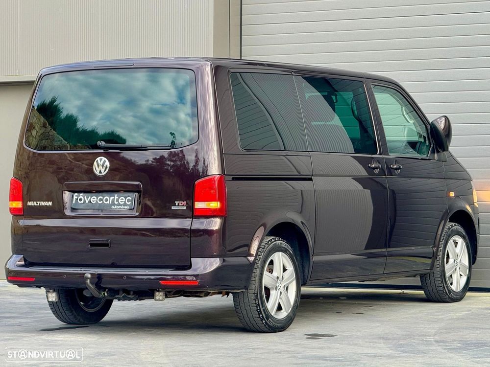 VW Multivan 2.0 TDi 180 Highline BlueMotion - 24