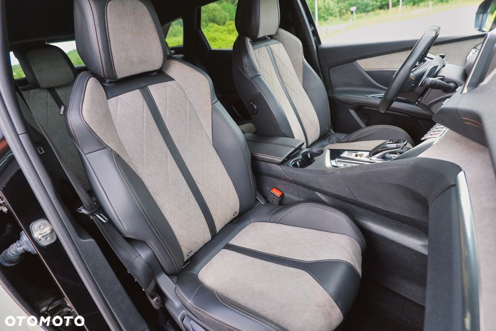 Peugeot 3008 225 e-EAT8 GT - 21