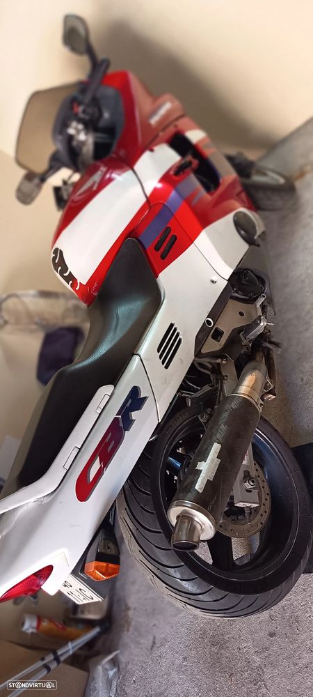 Honda CBR CBR 1000 F - 6