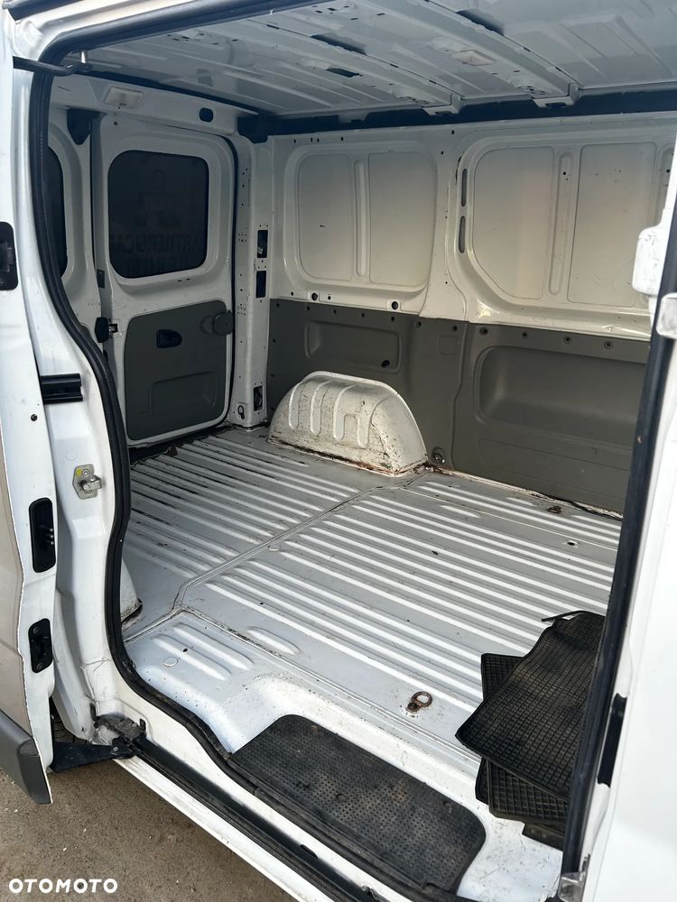 Renault Trafic - 16