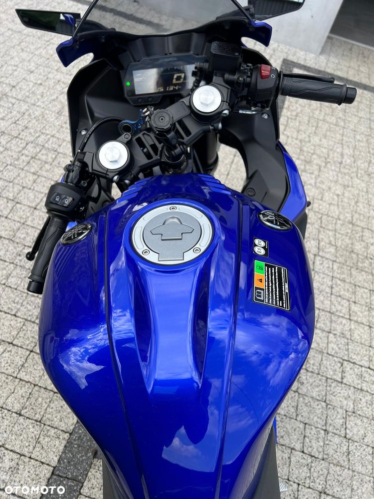 Yamaha YZF - 28