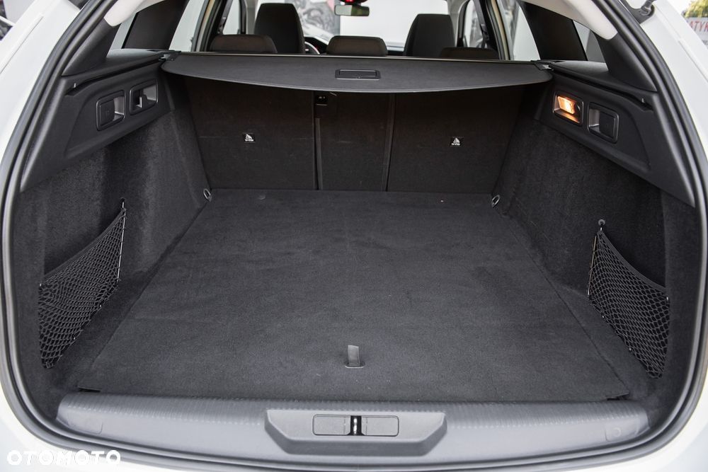 Peugeot 308 BlueHDi 130 EAT6 Stop & Start Active Business-Paket - 25