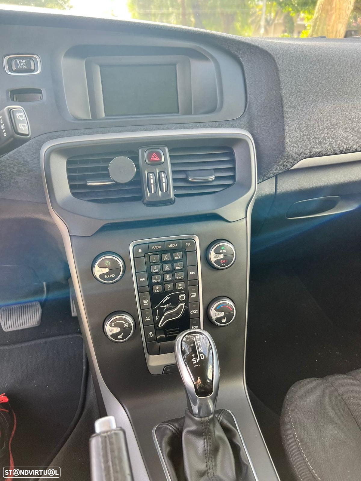 Volvo V40 2.0 D2 Momentum Geartronic - 14