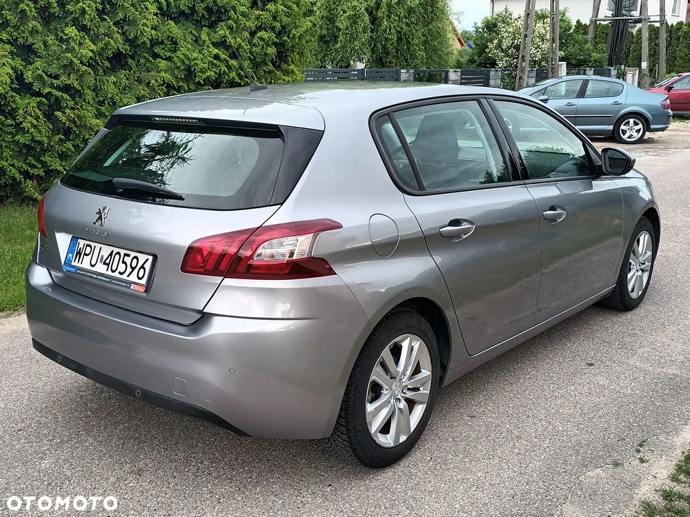 Peugeot 308 - 8