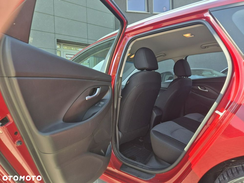 Hyundai i30 1.6 D Classic + - 20