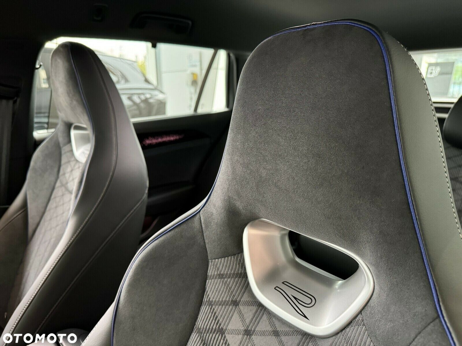 Volkswagen Passat - 30