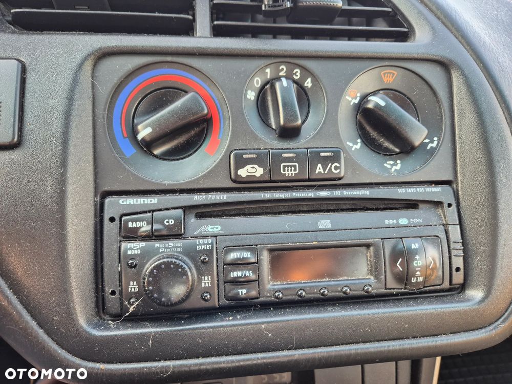 Honda Accord 1.8i LS - 8