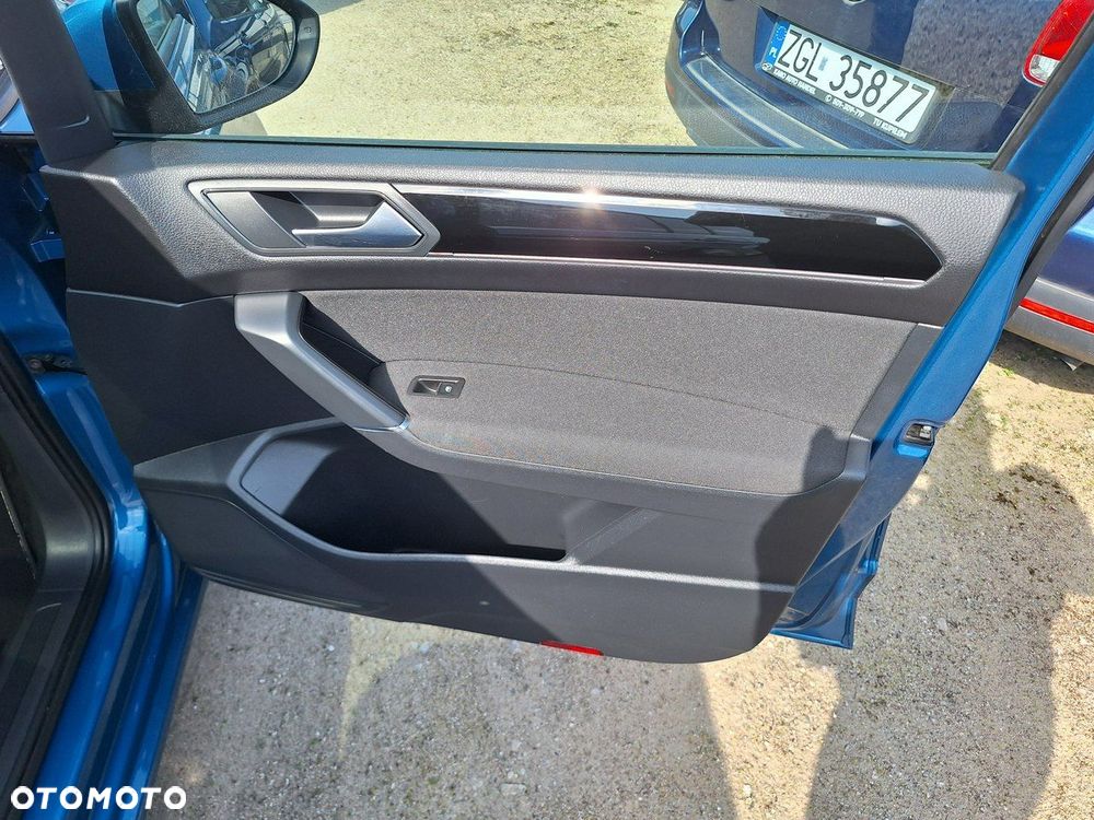 Volkswagen Touran 2.0 TDI BMT Comfortline - 22