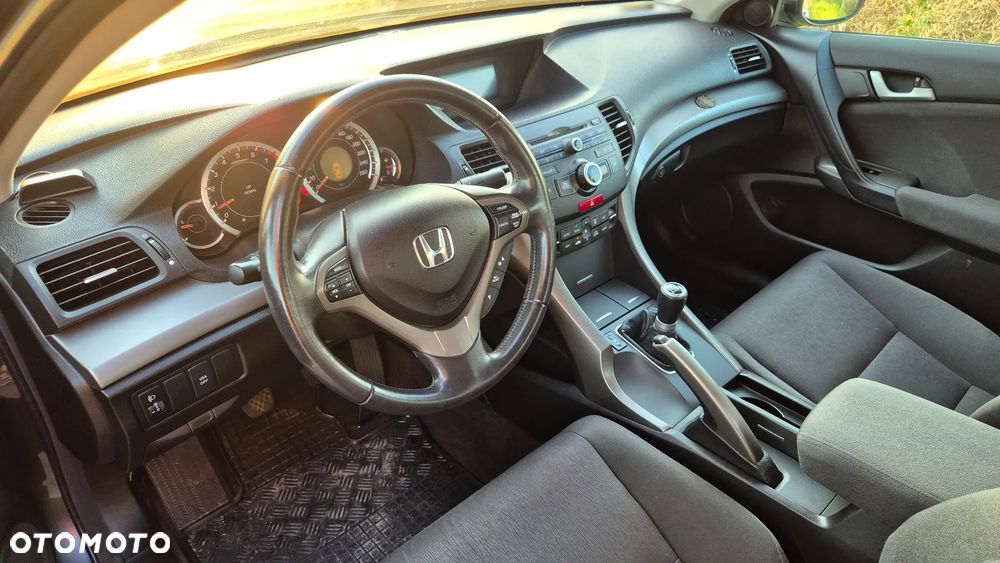 Honda Accord 2.0 Comfort - 12