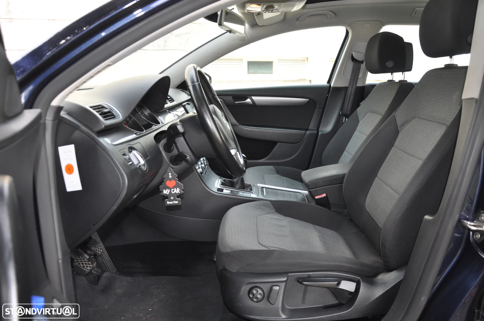 VW Passat Variant 1.6 TDI BlueMotion Trendline - 21