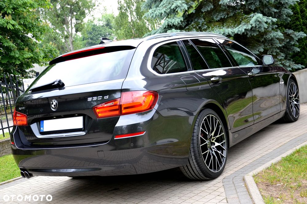 BMW Seria 5 530d xDrive Luxury Line - 4