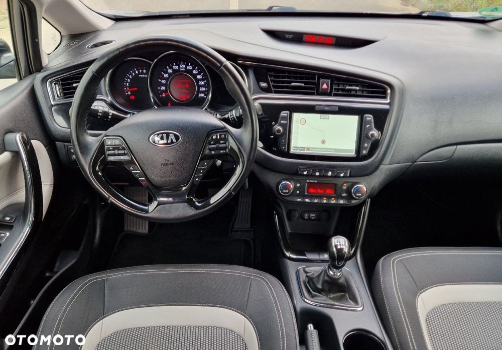 Kia Ceed - 28