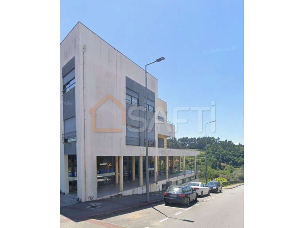 Excelente oportunidade de negócio,3 amplas lojas - Grande imagem: 4/10