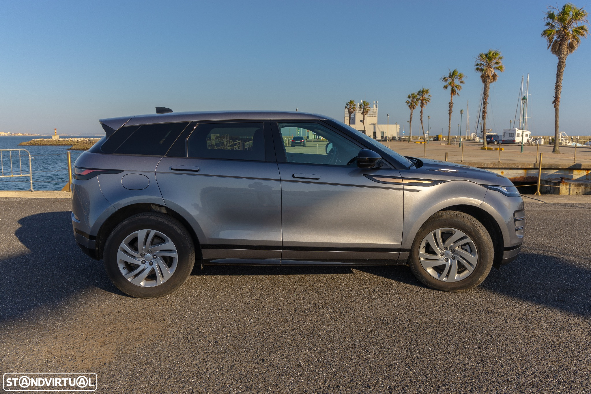 Land Rover Range Rover Evoque 1.5 P300e AWD R-Dynamic Auto - 4