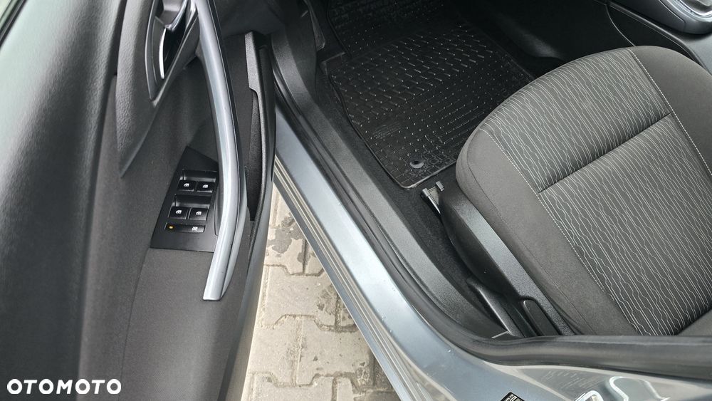 Opel Astra 1.4 T Enjoy - 12
