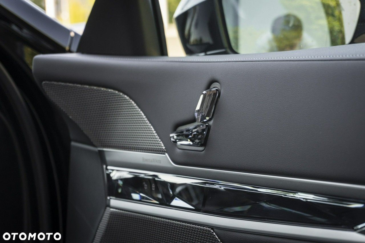 BMW i7 - 16