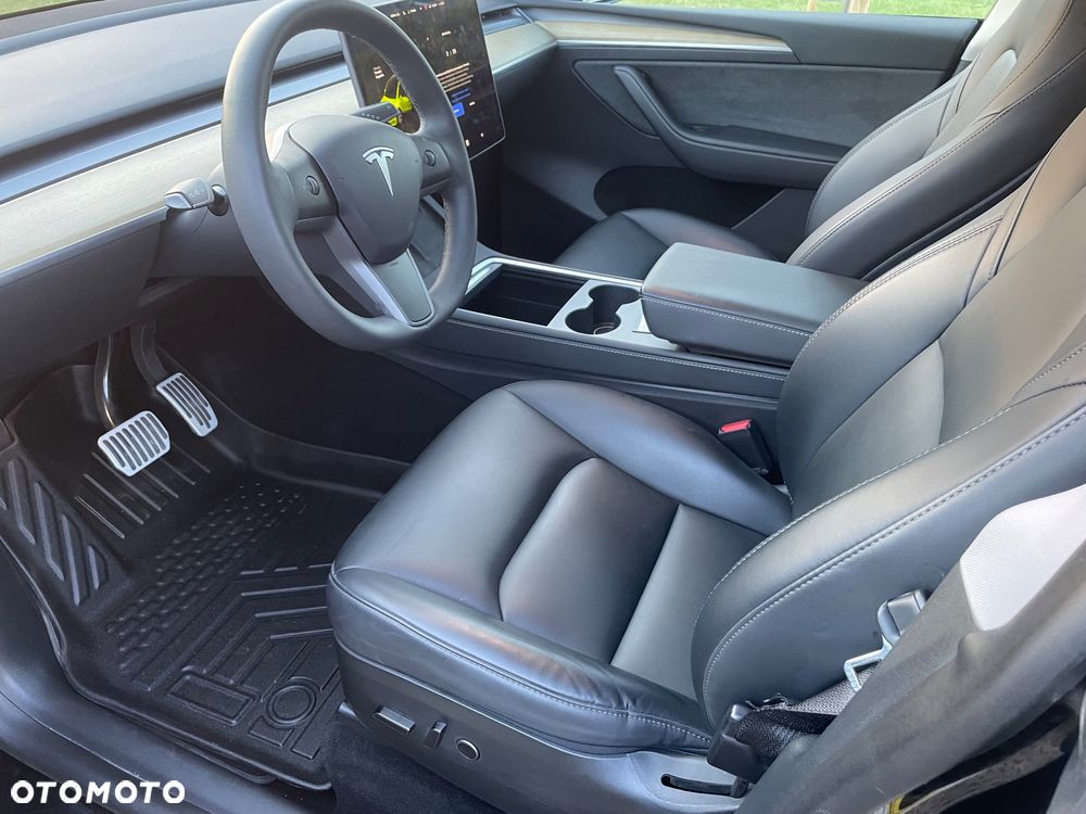 Tesla Model Y Long Range Dual Motor AWD - 21