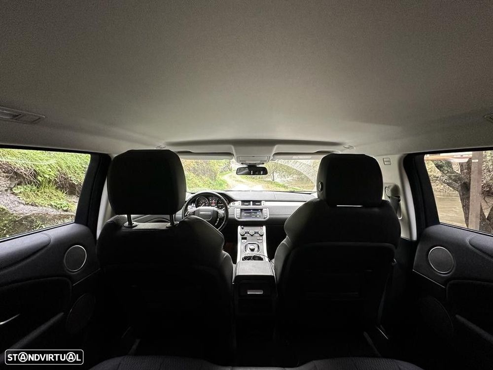 Land Rover Range Rover Evoque 2.0 D150 AWD R-Dynamic Auto - 8