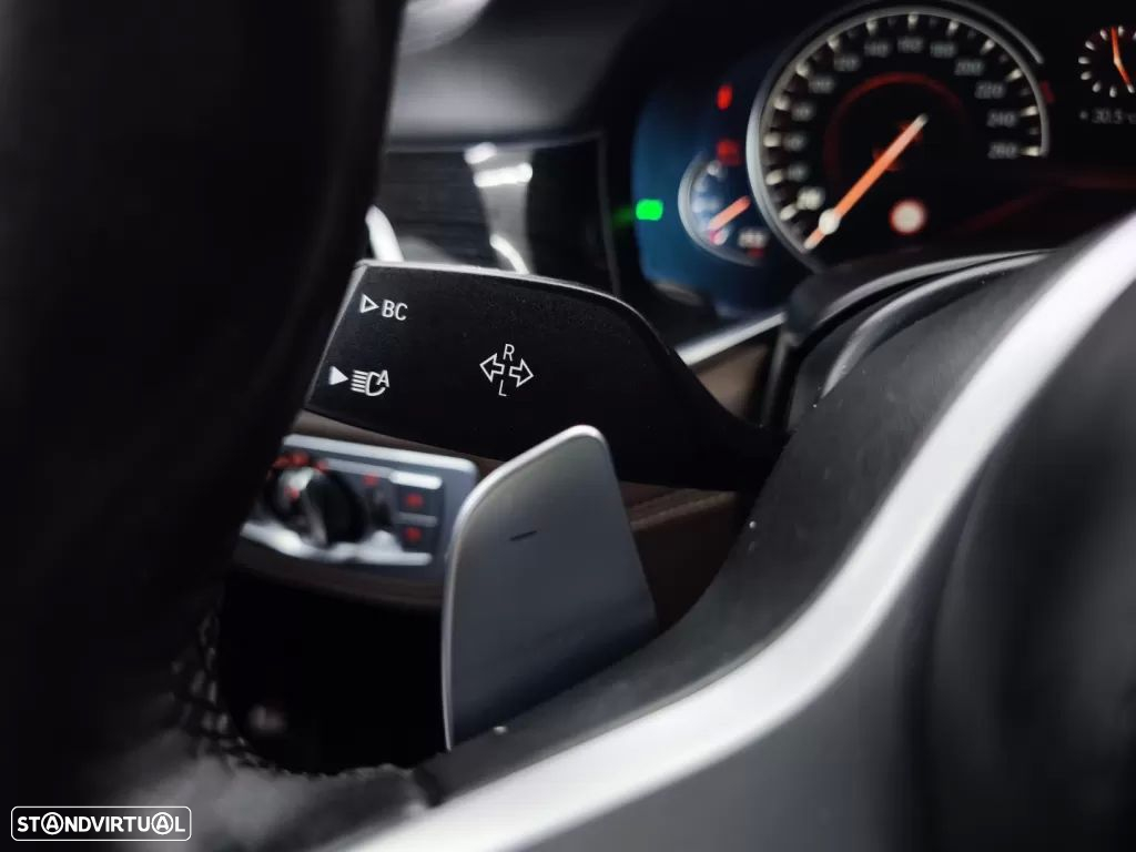 BMW 725 d Pack M - 29