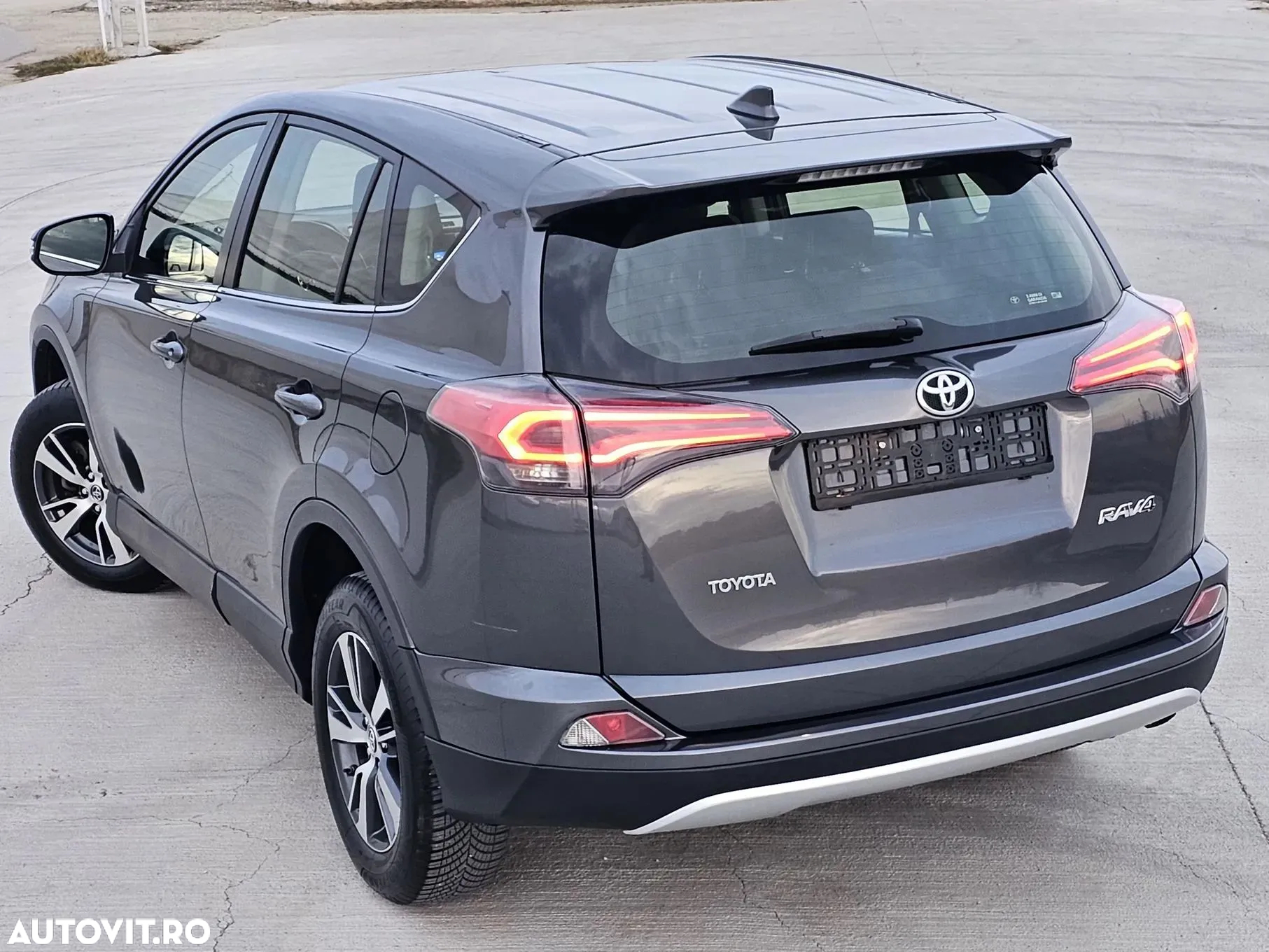 Toyota RAV4 - 4