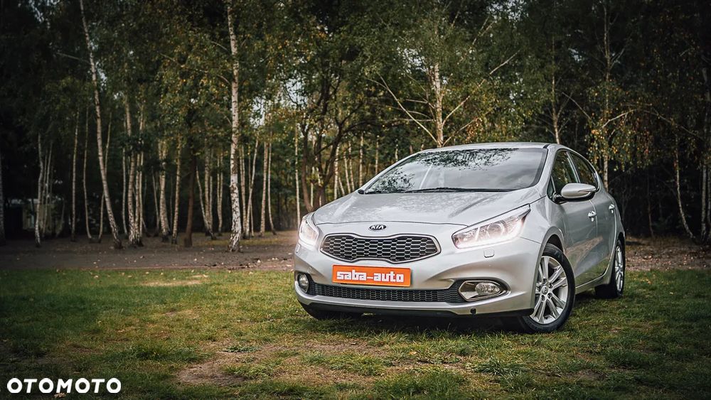 Kia Ceed 1.6 GDI Dream Team Edition - 30