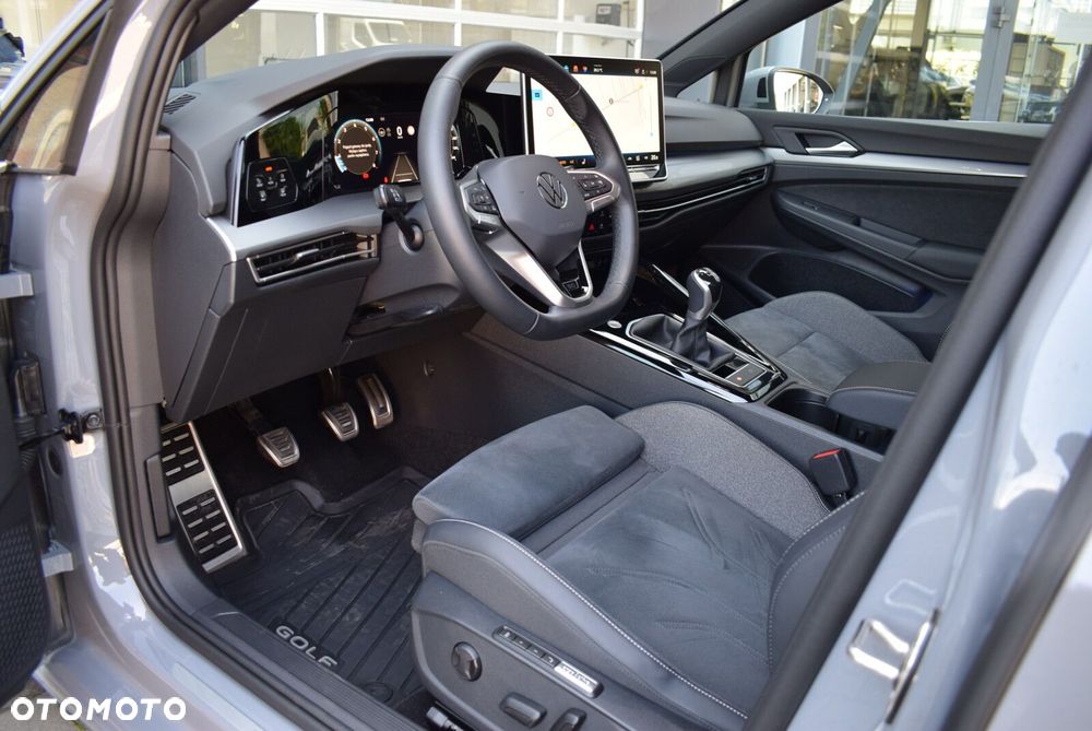Volkswagen Golf - 11