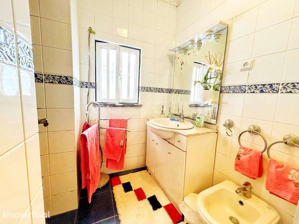 Moradia situada em Celas, uma das zonas mais privilegiadas do centr... - Grande imagem: 5/14