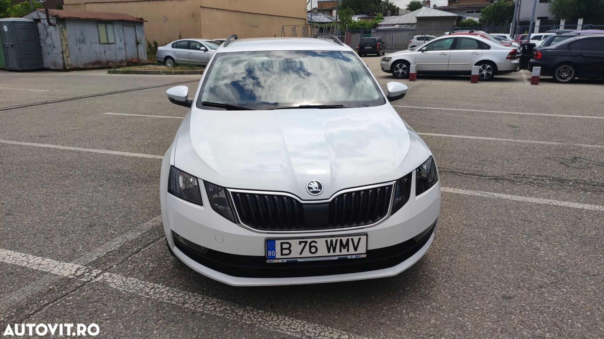 Skoda Octavia Combi Diesel 1.6 TDI DSG Style - 1