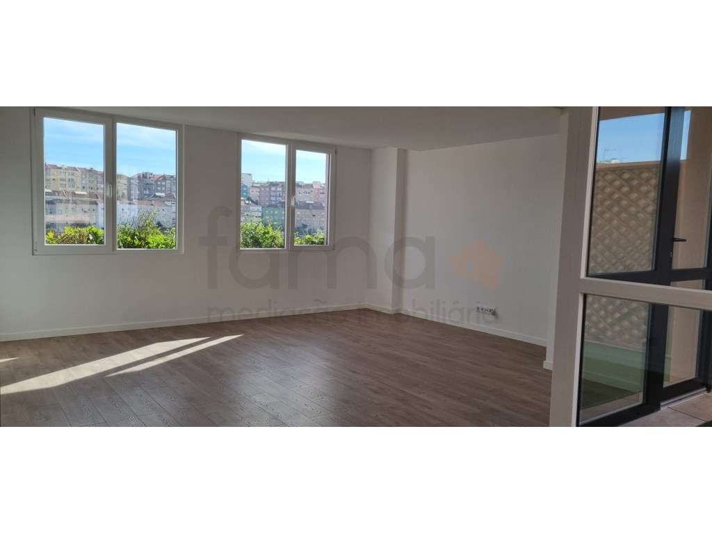 Apartamento T2+1 Totalmente Renovado | Venteira - Amadora - Grande imagem: 3/5
