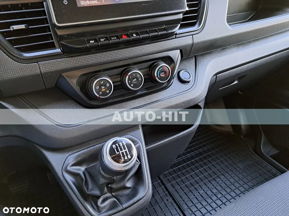 Renault Trafic - 19